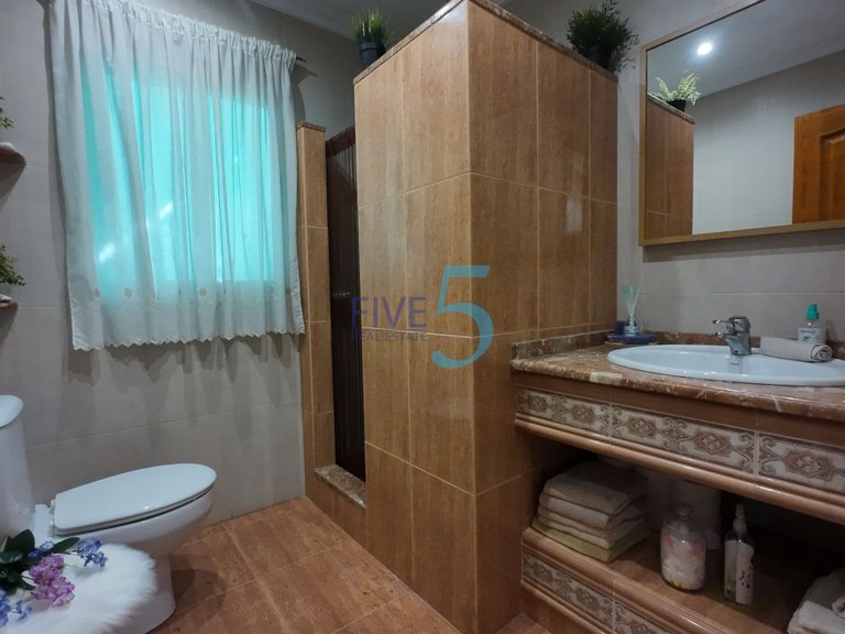 Villa for Sale in Alicante, Valencia 13