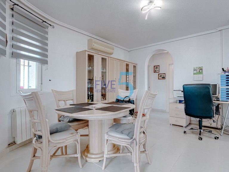 Villa for Sale in Alicante, Valencia 7