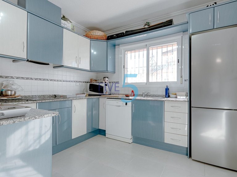 Villa for Sale in Alicante, Valencia 8