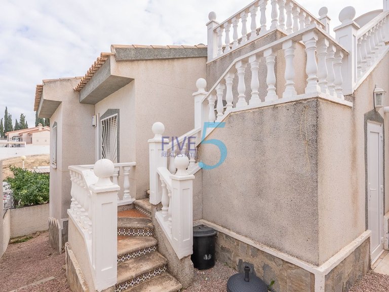 Villa for Sale in Alicante, Valencia 1