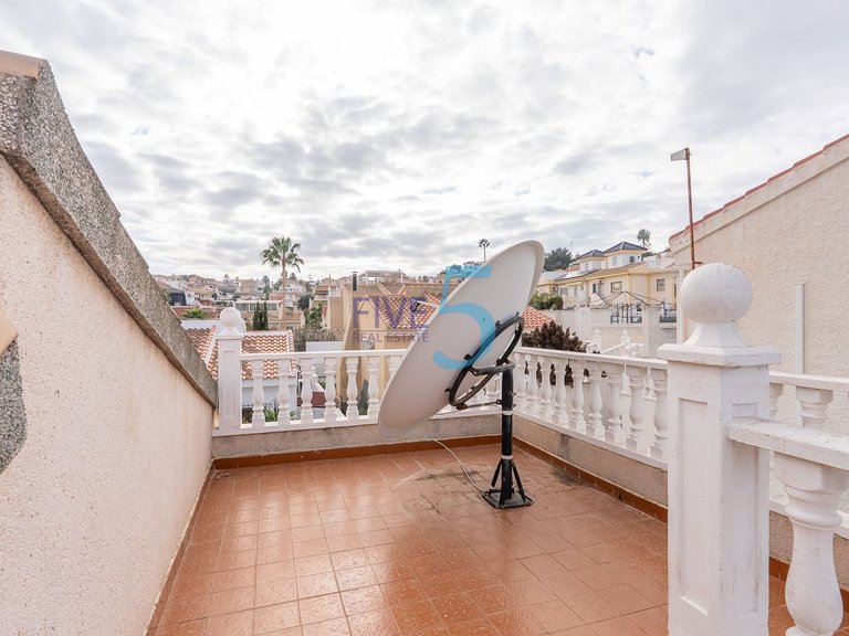 Villa for Sale in Alicante, Valencia 22