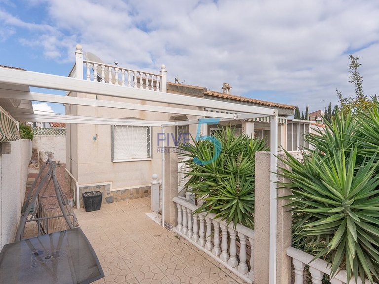 Villa for Sale in Alicante, Valencia 2