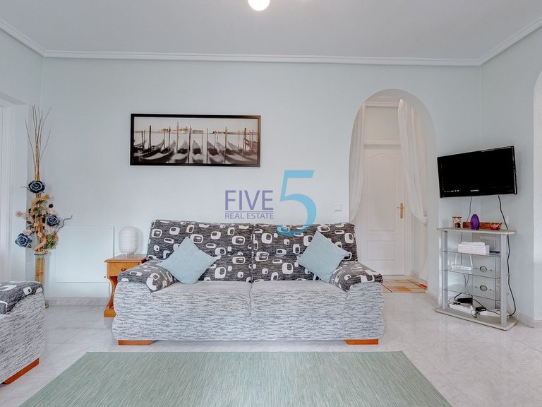 Villa for Sale in Alicante, Valencia 5