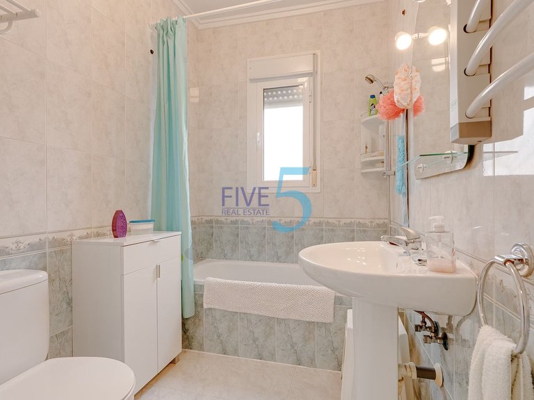 Villa for Sale in Alicante, Valencia 16