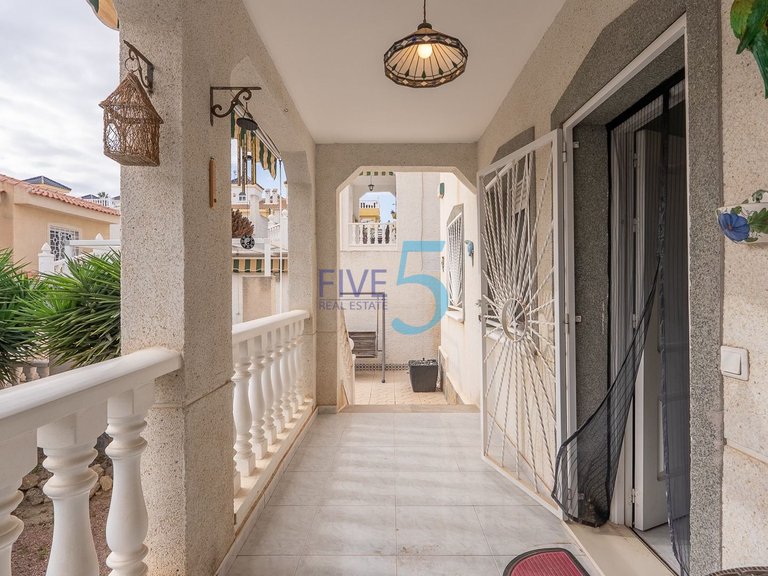 Villa for Sale in Alicante, Valencia 18