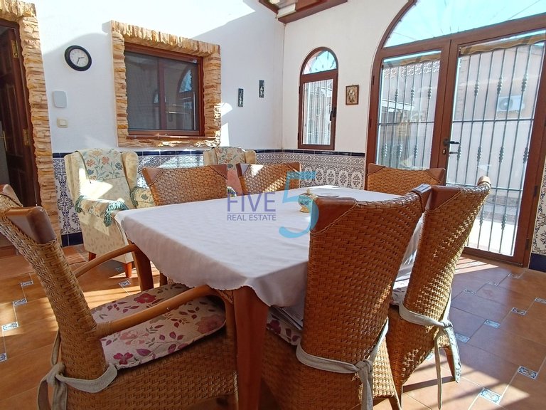 Villa for Sale in Alicante, Valencia 4