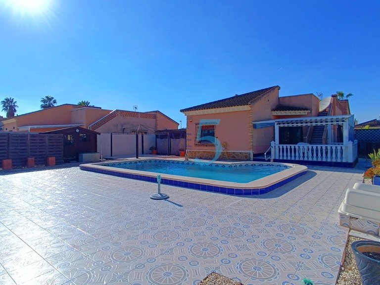 Villa for Sale in Alicante, Valencia 2