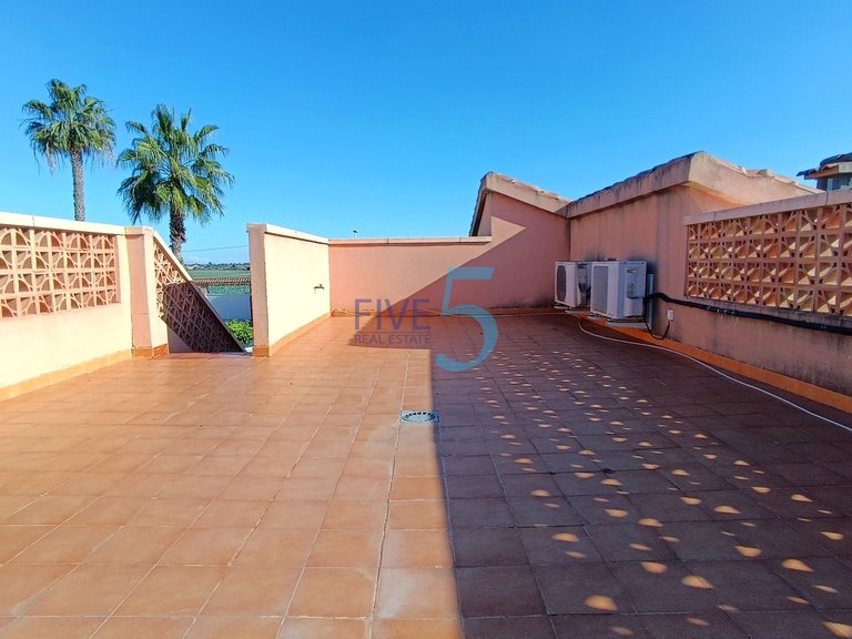 Villa for Sale in Alicante, Valencia 18