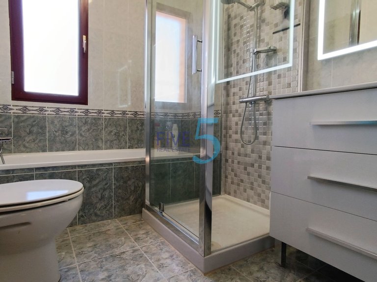 Villa for Sale in Alicante, Valencia 30