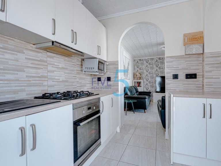 Villa for Sale in Alicante, Valencia 4