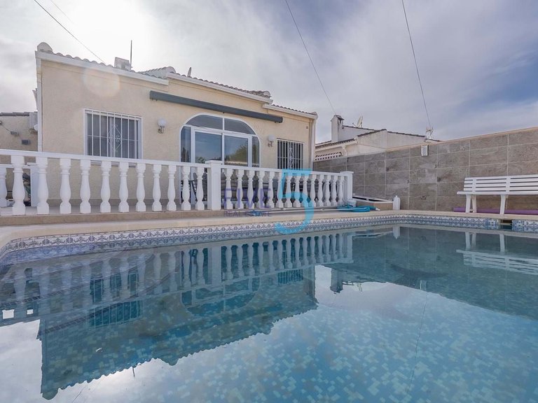 Villa for Sale in Alicante, Valencia 1