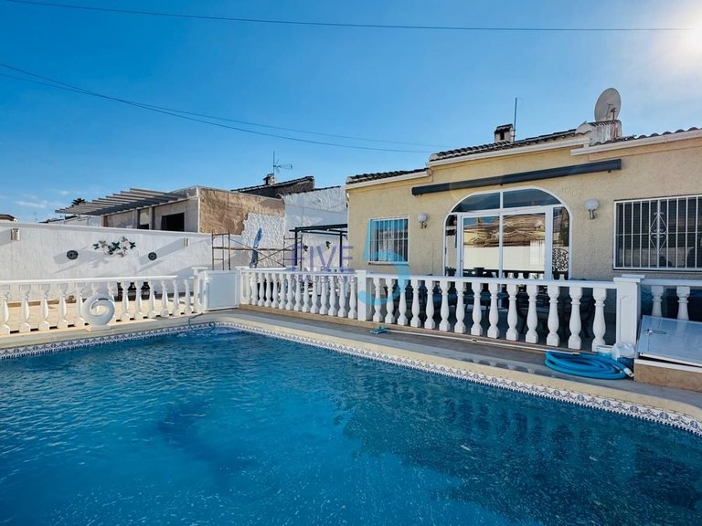 Villa for Sale in Alicante, Valencia 26