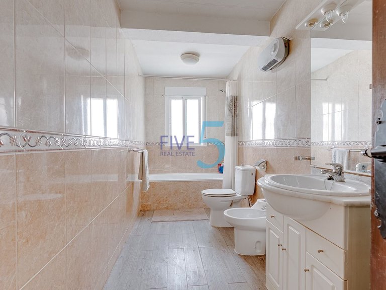 Villa for Sale in Alicante, Valencia 11
