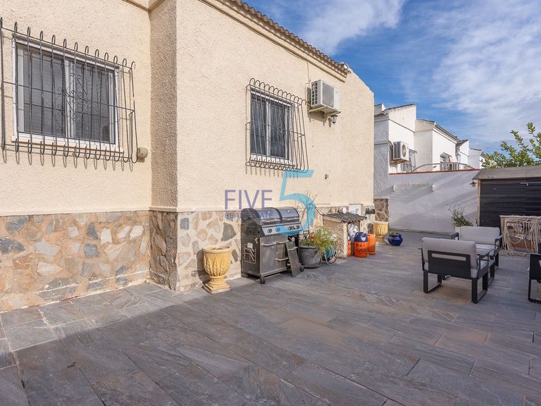 Villa for Sale in Alicante, Valencia 18