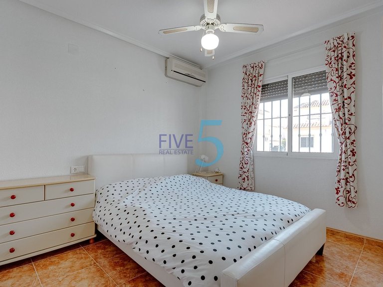 Villa for Sale in Alicante, Valencia 8