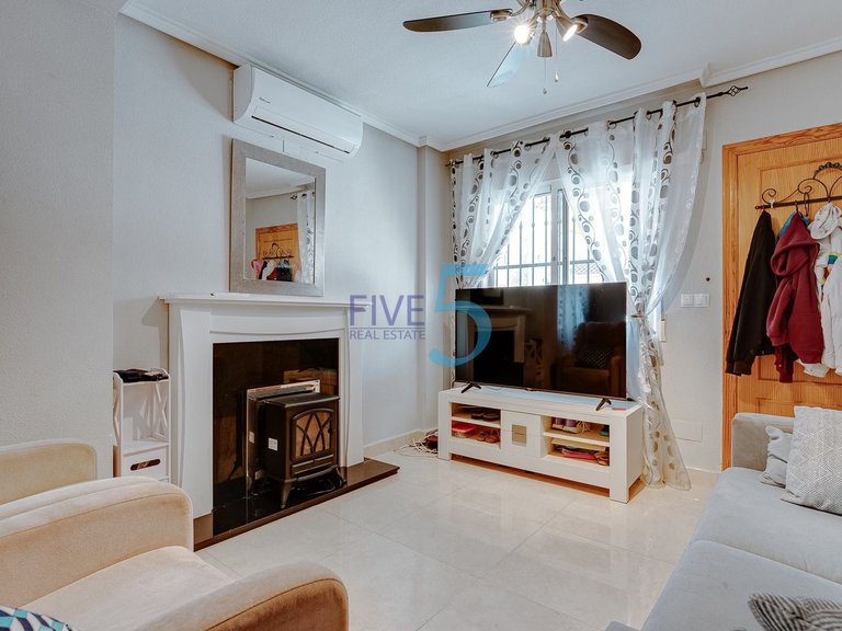 Villa for Sale in Alicante, Valencia 4