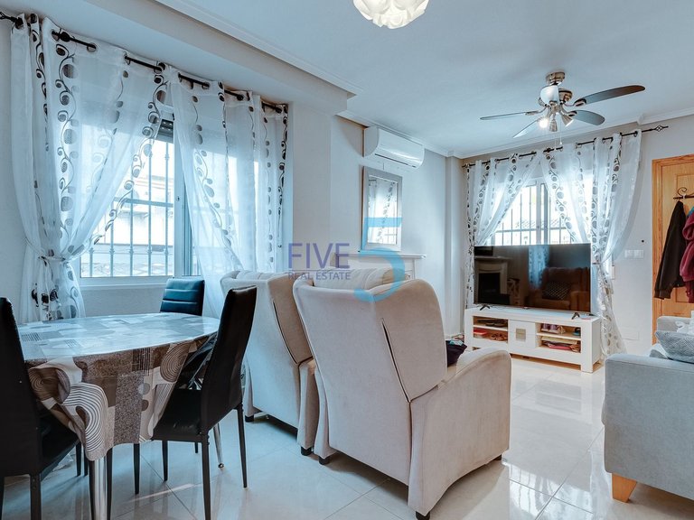 Villa for Sale in Alicante, Valencia 5