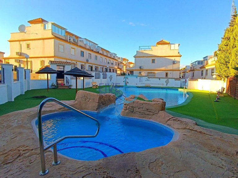 Villa for Sale in Alicante, Valencia 28