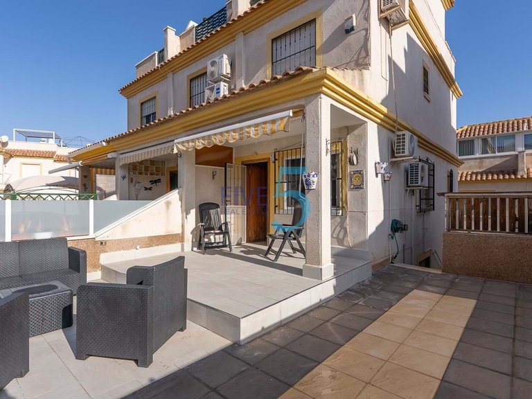 Villa for Sale in Alicante, Valencia 1