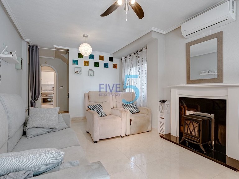 Villa for Sale in Alicante, Valencia 3