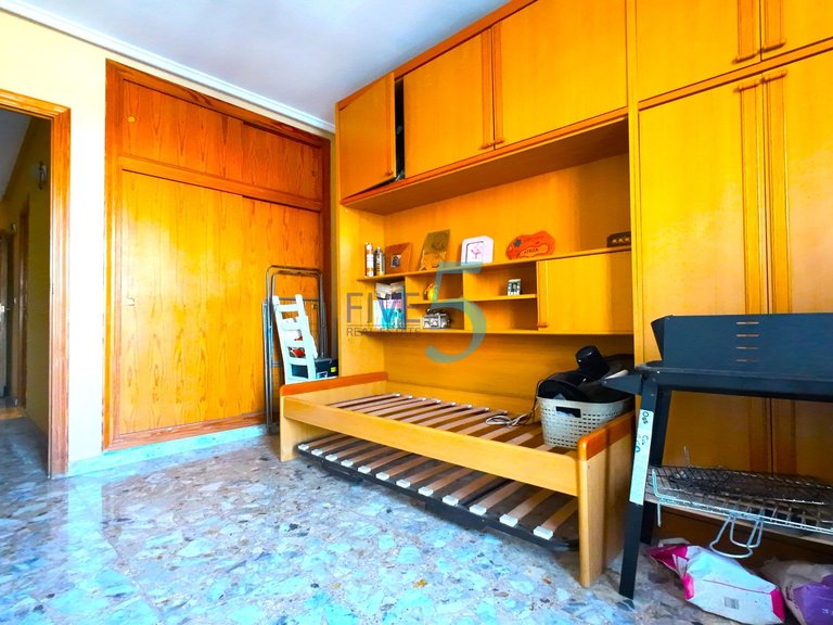 Villa for Sale in Alicante, Valencia 8