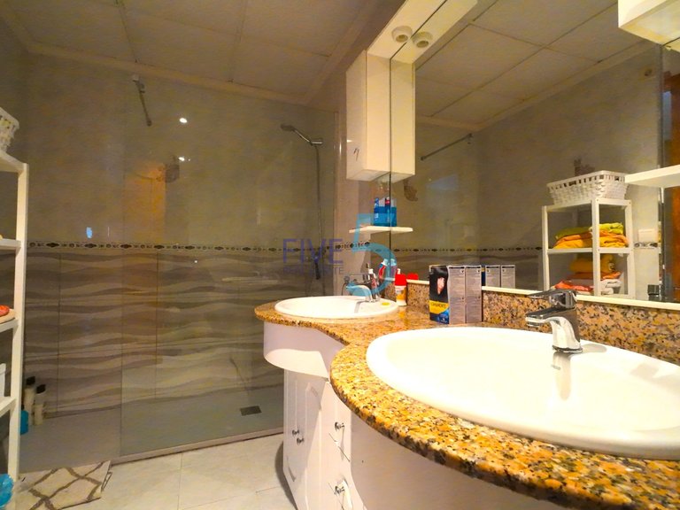 Villa for Sale in Alicante, Valencia 17