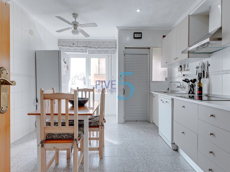 Apartment for Sale in Alicante, Valencia 5