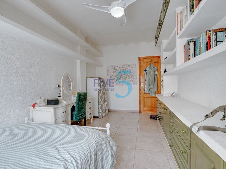 Apartment for Sale in Alicante, Valencia 11