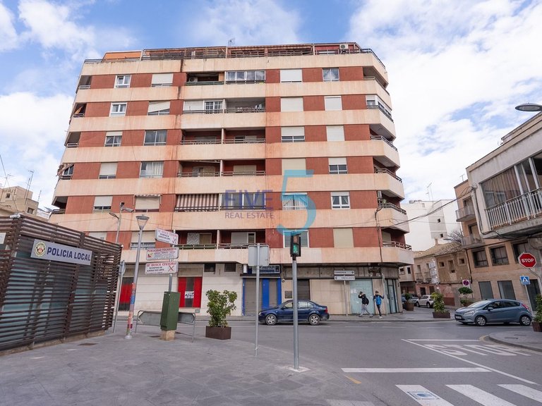 Apartment for Sale in Alicante, Valencia 1