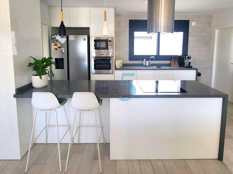 Villa for Sale in Alicante, Valencia 7