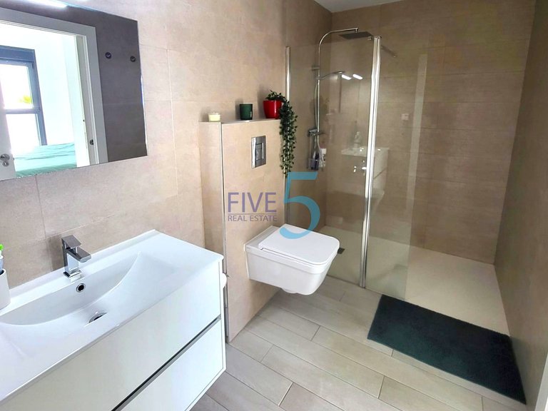 Villa for Sale in Alicante, Valencia 11