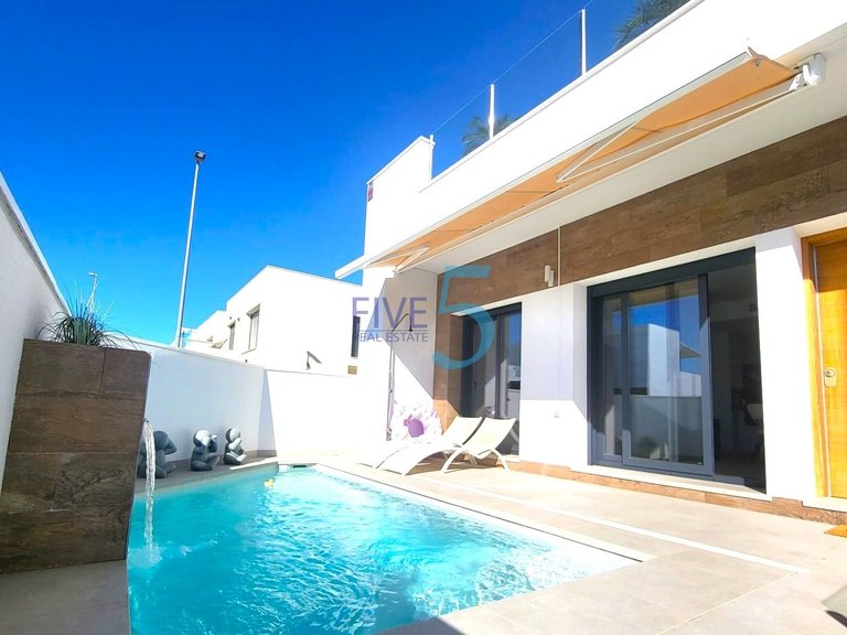 Villa for Sale in Alicante, Valencia 2