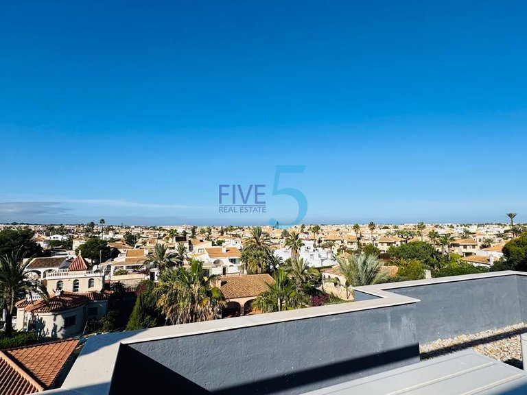 Penthouse for Sale in Alicante, Valencia 23
