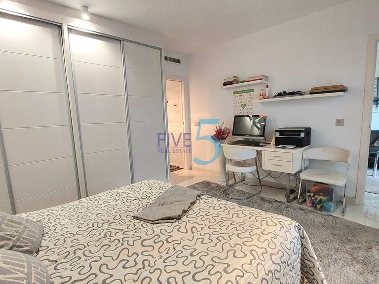 Apartment for Sale in Alicante, Valencia 11