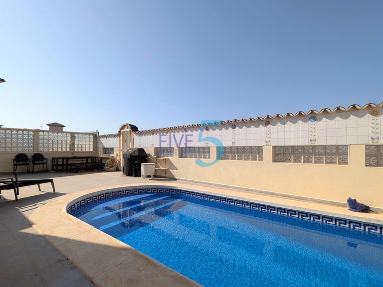 Villa for Sale in Alicante, Valencia 30