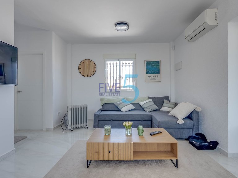 Villa for Sale in Alicante, Valencia 4