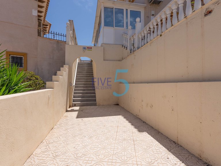 Villa for Sale in Alicante, Valencia 6