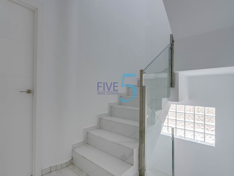Villa for Sale in Alicante, Valencia 24