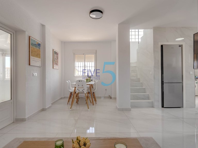 Villa for Sale in Alicante, Valencia 10