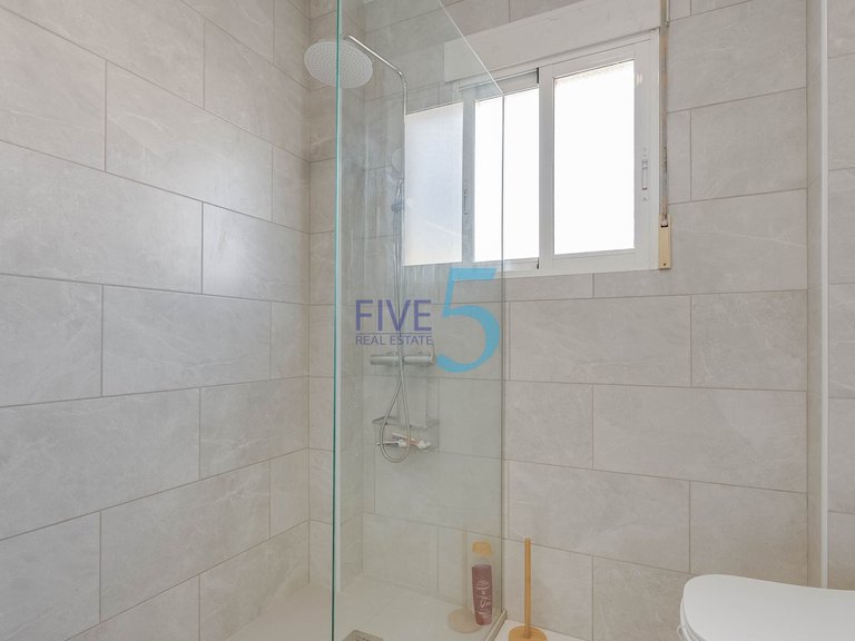 Villa for Sale in Alicante, Valencia 23