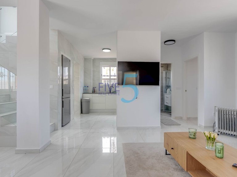 Villa for Sale in Alicante, Valencia 3