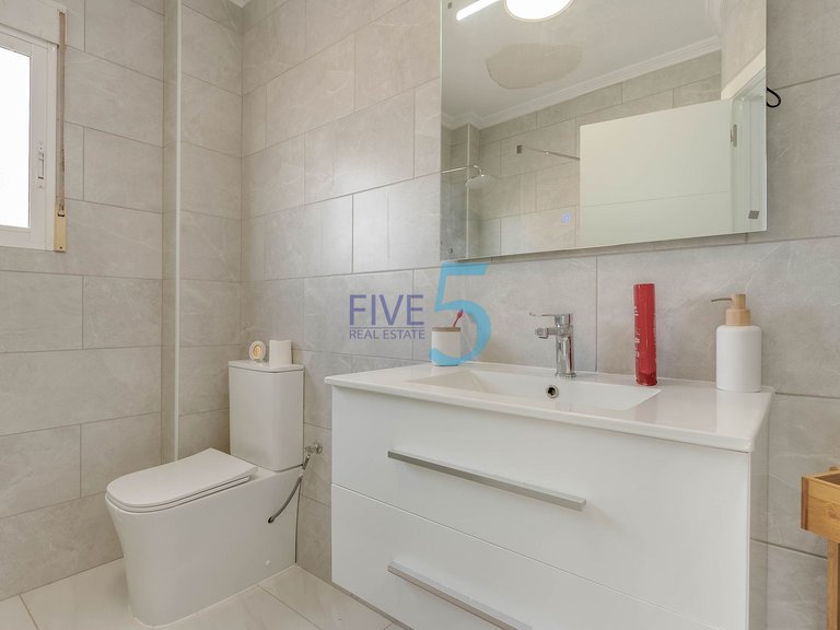 Villa for Sale in Alicante, Valencia 22