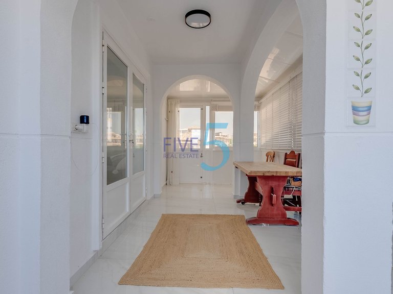 Villa for Sale in Alicante, Valencia 8