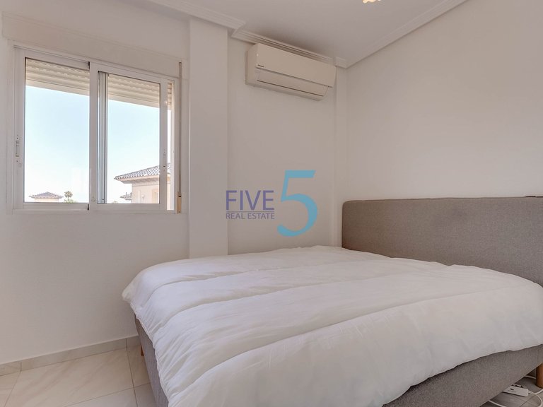 Villa for Sale in Alicante, Valencia 20
