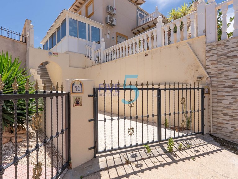 Villa for Sale in Alicante, Valencia 5