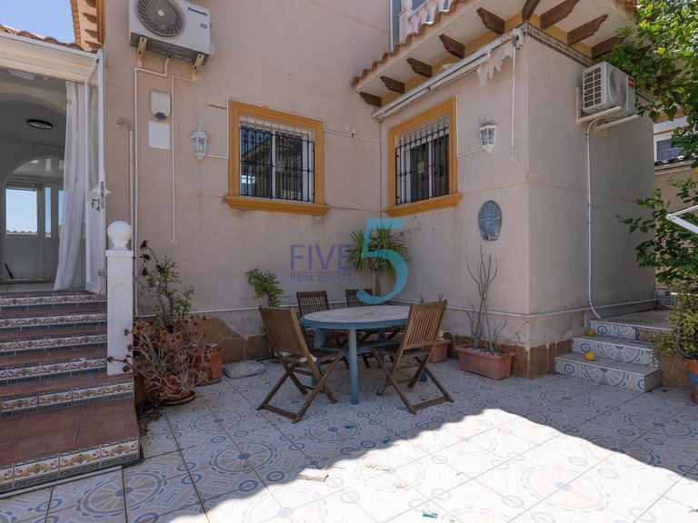 Villa for Sale in Alicante, Valencia 25