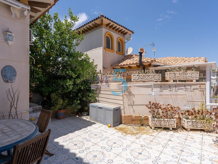 Villa for Sale in Alicante, Valencia 26