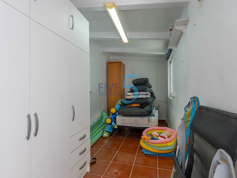 Villa for Sale in Alicante, Valencia 35