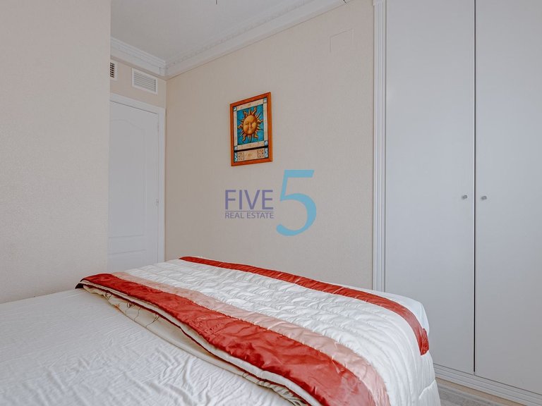 Apartment for Sale in Alicante, Valencia 8