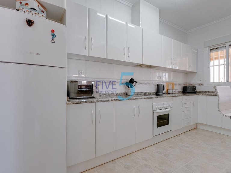 Villa for Sale in Alicante, Valencia 8